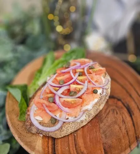 SMOKED SALMON TOAST